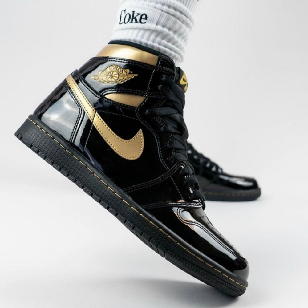 JORDAN 1 BLACK/GOLD PATENT LEATHER 10.5 MENS